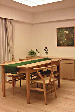 テーブルセンター(緑)および絵画